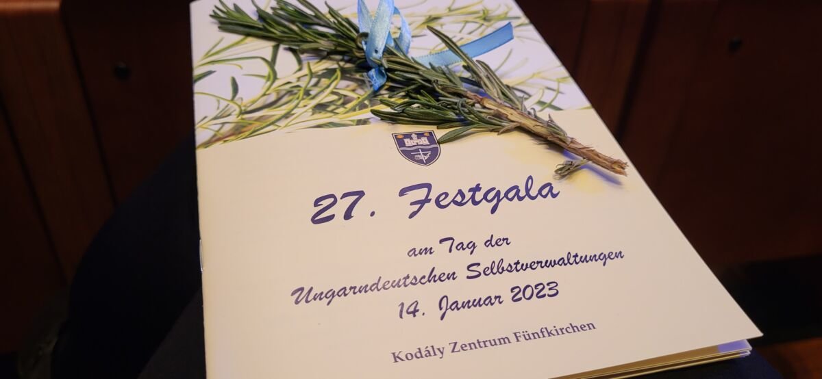 Pécsen ünnepelt a hazai svábság