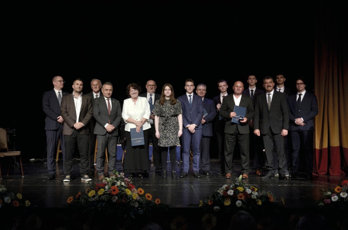 Dombóvár az elmúlt 150 esztendő magyar gazdaság-, közlekedés- és kultúrtörténetének is meghatározó szereplője